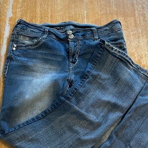 Wallflower Women's Bootcut Jeans in Faded Indigo